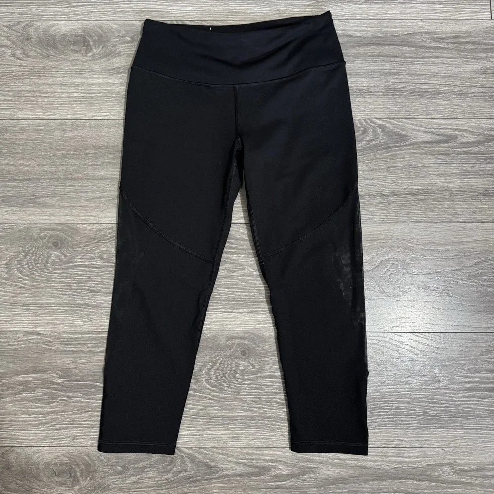Victoria Sport Knockout By Victoria's Secret Black‎ Mesh Capri  Leggings Size M